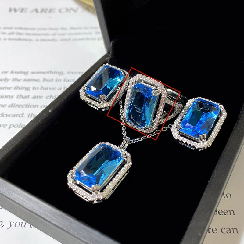 High-end Luxury Elegant Princess Rectangular Zircon Necklace