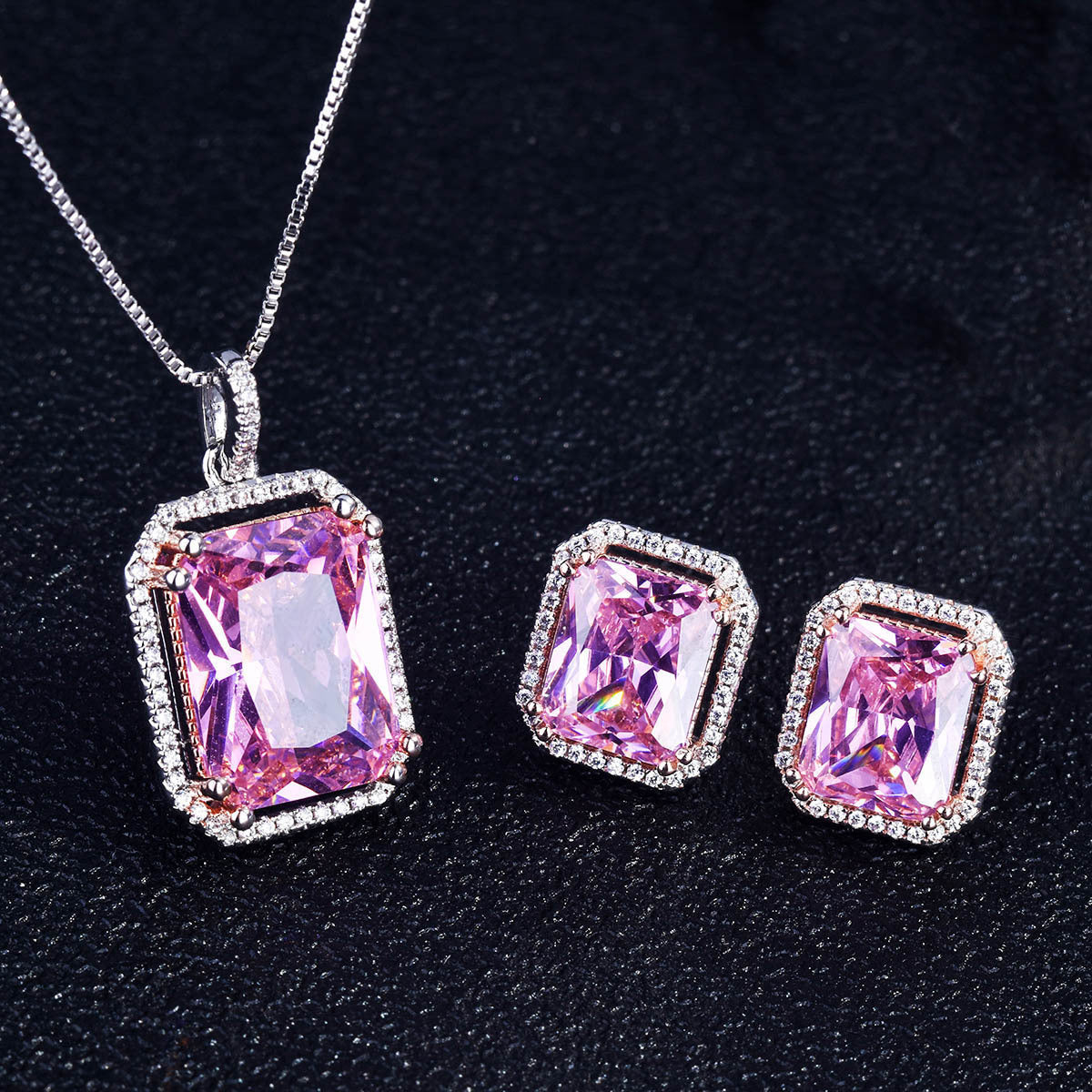 High-end Luxury Elegant Princess Rectangular Zircon Necklace