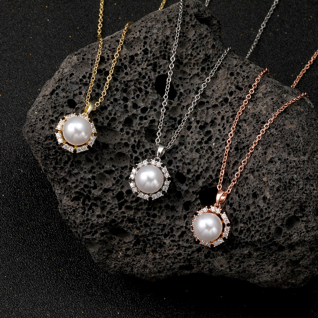 Luna Necklace Luxury